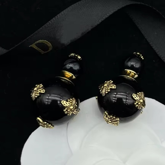 Vintage Honeybee Pearl Elegant Black Gold Earrings - Picture 2 of 5
